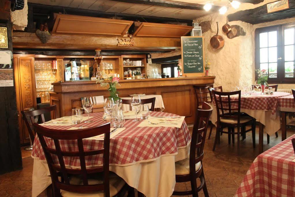 Auberge Des Trois Chateaux Eguisheim Exterior foto