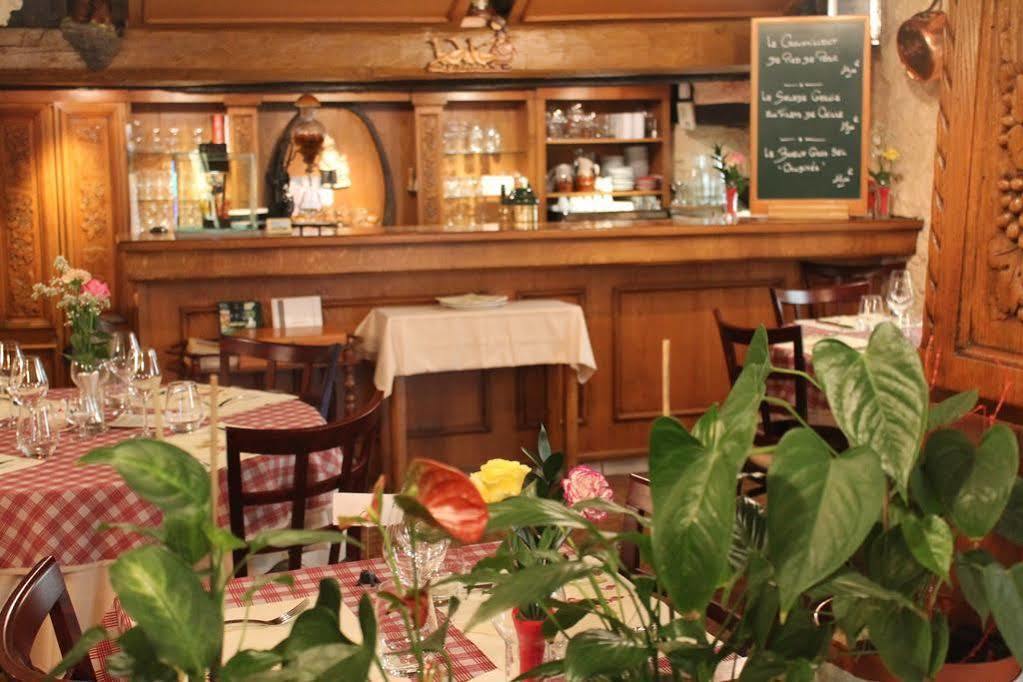 Auberge Des Trois Chateaux Eguisheim Exterior foto